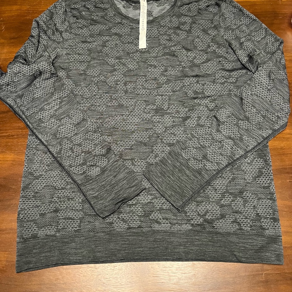 Lululemon long sleeve athletic shirt